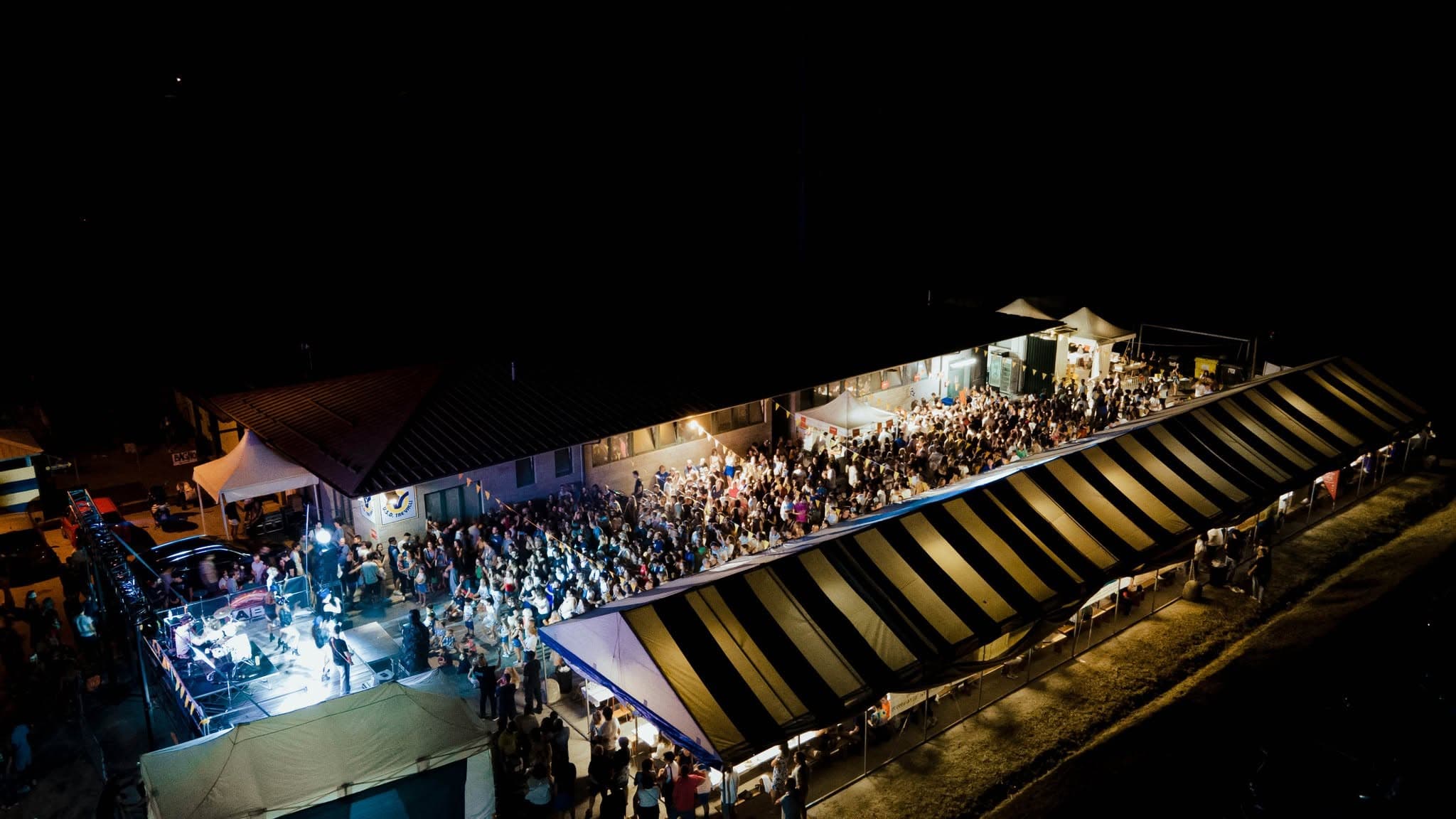 Il Campo Sportivo di Branzola durante la festa